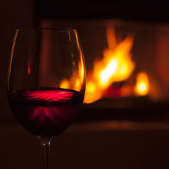 rotwein am kamin 2