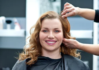 Fototapete Friseur woman in hair salon