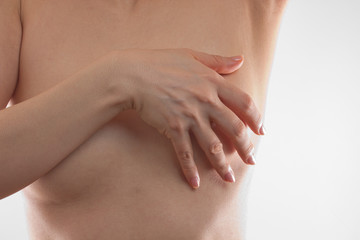 乳癌を検査する、女性