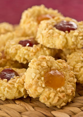 Almond cookies with fruit jam