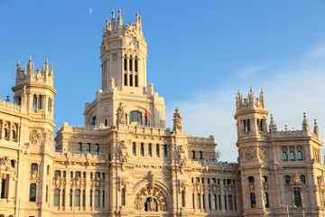 Fototapeta na wymiar Madryt, Hiszpania - City Hall o zachodzie słońca