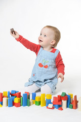 M&auml;dchen mit Bausteinen