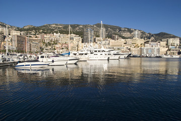 Fototapeta na wymiar Port Hercules w Księstwie Monako
