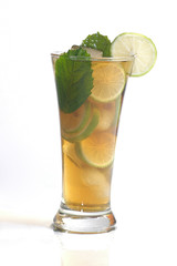 ice lemon tea with mint