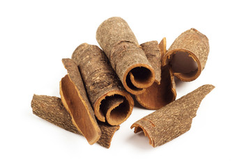 pile of cinnamon sticks