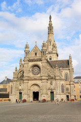 Fototapeta na wymiar Bazylika Sainte-Anne d'Auray