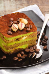 delicious pistachio tiramisu