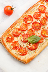 Quiche with tomato and ricotta