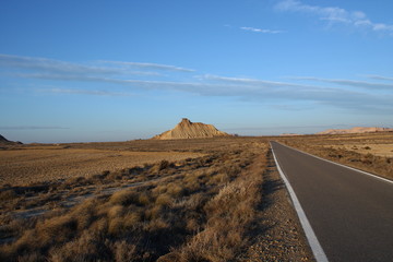 Fototapeta premium Bardenas Reales, carretera