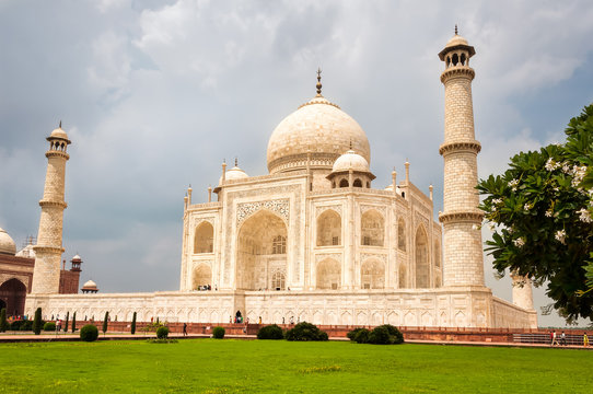 Taj Mahal temple in Agra, India