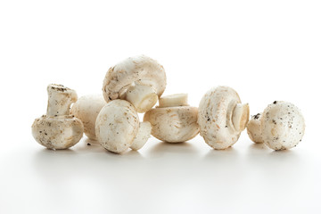 White button mushrooms (Agaricus bisporus)