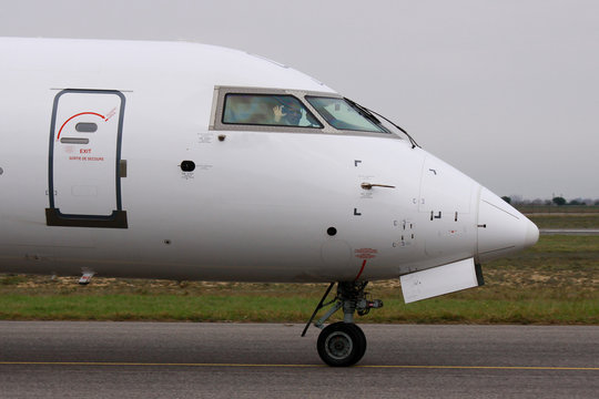 CRJ1000