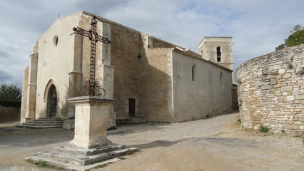 Fototapeta na wymiar St Luke Kościół Menerbes (Prowansja, Luberon)