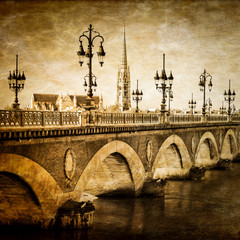 Fototapeta na wymiar Bordeaux rzeka most z St Michel katedry