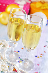 champagne flutes