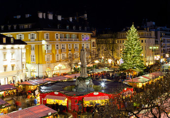 Christmas market in Bolzano - obrazy, fototapety, plakaty