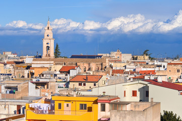 Fototapeta na wymiar Panoramiczny widok z Turi. Apulia. Włochy.