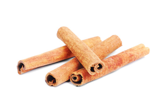cinnamon sticks  isolated on white background