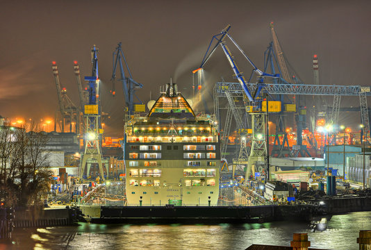 Werft in Hamburg