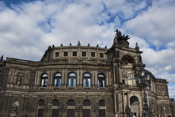 Fototapeta na wymiar Semper Opera House in Dresden
