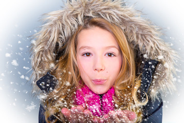 jugendliche mit schnee