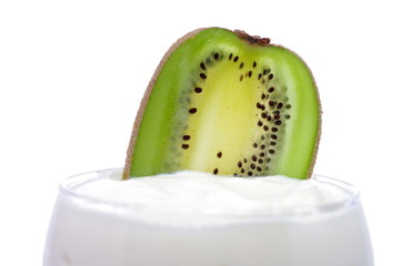 Kiwi w bitej śmietanie © nestonik