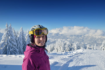 Fototapeta na wymiar winter fun and ski