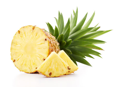 pineapple with slices