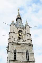 Fototapeta na wymiar Dzwonnica w historycznym centrum Ghent, Belgia