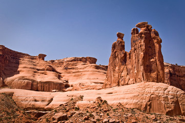 Fototapeta na wymiar Trzy plotki - Arches National Park, Utah - USA