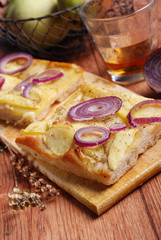 focaccia con patate e cipolle