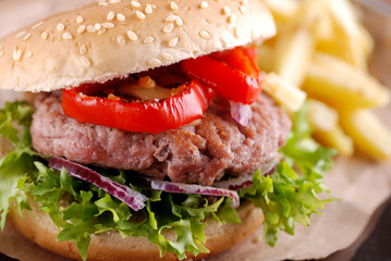 panino con hamburger - cheeseburger
