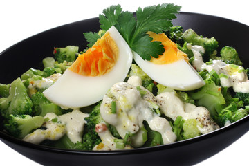 Broccoli salad with garlic sauce and egg