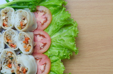 Vietnam food name “salad roll”