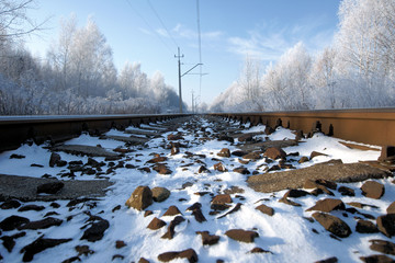 szyny kolejowe zimą