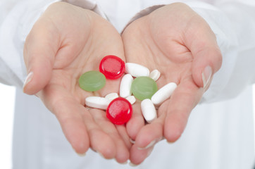 medikamente in handfläche