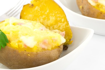 patate al forno ripiene con prosciutto e mozzarella