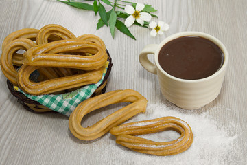 Churros de lazo, madrileños, con chocolate.