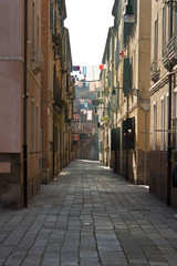 Fototapeta na wymiar venetian street and clothes