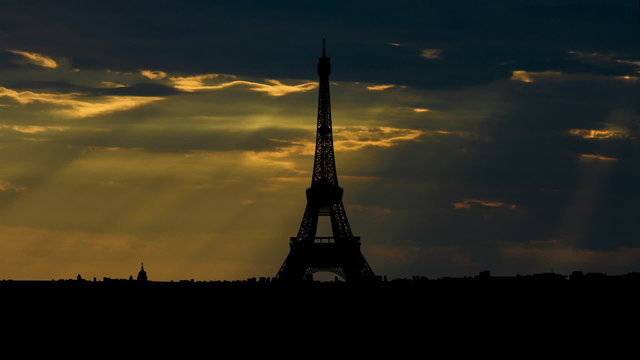 France Eiffel tower sunbeams