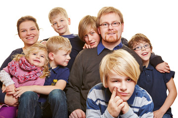 Familie mit sechs Kindern