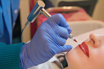 Permanent make-up (tattoo)