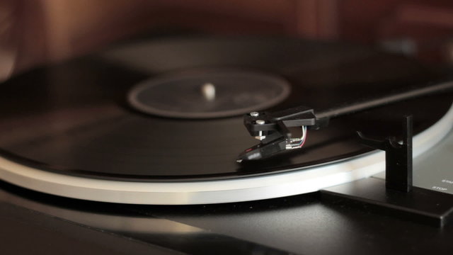 Record player automatically started