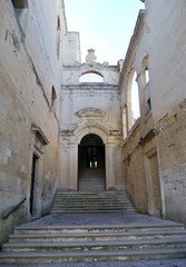Fototapeta na wymiar Brama do dawnego konserwatorium Świętej Anny w Lecce we Włoszech