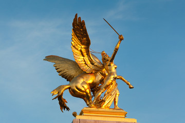 Fototapeta premium Figure in the Pont of Alexander III, Paris, France