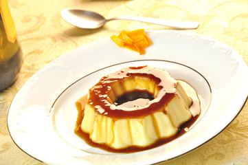 creme caramel dessert