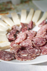 Antipasto salame e formaggio