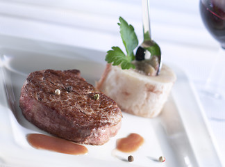 TOURNEDOS AU VIN
