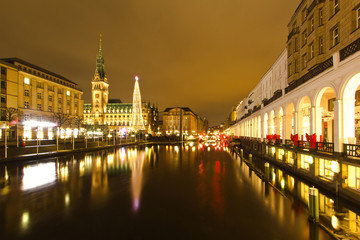 Weihnachtliche Stimmung an der kleinen Alster - Hamburg