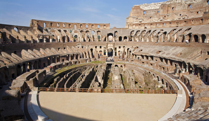 Fototapeta na wymiar Rzym - Koloseum wewnątrz